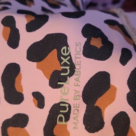 Fabletics PowerHold pink leopard leggings - Picture 3 of 3